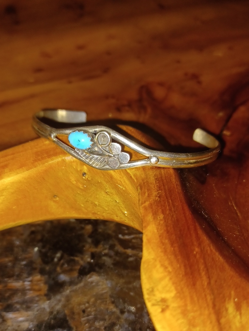 Vintage Native American Sterling Silver Turquoise Leaf Split-Shank Cuff Bracelet